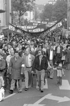 Maikundgebung des Deutschen Gewerkschaftsbundes DGB mit Volksfest im Stadtgarten zum "Tag der Arbeit"