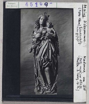 Mainz, Diözesanmuseum: Madonna aus Lindenholz