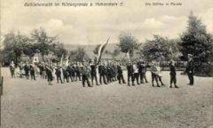 Bildpostkarte von einer Parade von Kindern im Hüttengrunde bei Hohenstein-Ernstthal