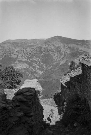 Berglandschaft : Blick aus dem Dorf At Hicem auf die Berge der Umgebung.
