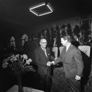 Verabschiedung des IHK-Präsidenten und Generaldirektors Karl Gebhardt bei der Nähmaschinenfabrik Singer.