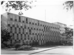 Offenbach am Main, Frankfurter Straße 135. Gebäude des Deutschen Wetterdienstes. Straßenansicht