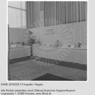 Ausstellung "Arzneimittelmißbrauch durch Geschenksendungen"