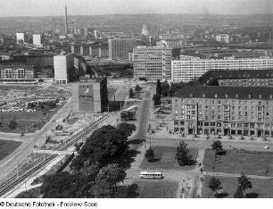 Blick vom Rathausturm über den Dr.-Külz-Ringi