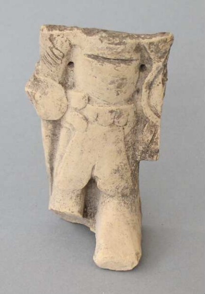 Figurine en argile sans tête (fragmentée)