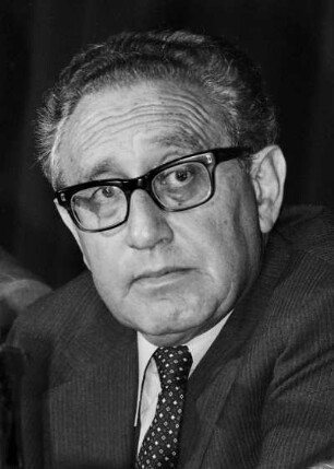 Der ehemalige US-Außenminister Henry Kissinger während einer Pressekonferenz zu dem ersten Teil seiner Memoiren, Frankfurt