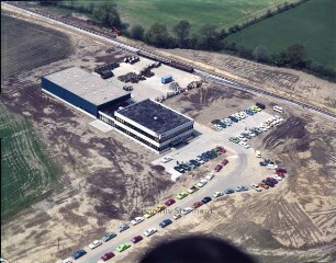 Gewerbegebiet am Beimoorweg: Luftbild: im Hintergrund Bahnstrecke im Ausbau