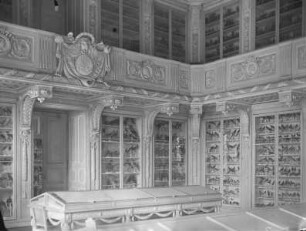 Schrank Vitrine
