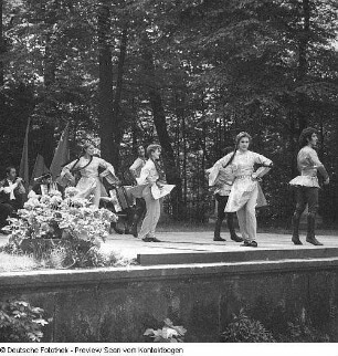 Volkskunstensemble Jerewan; Parktheater Großer Garten