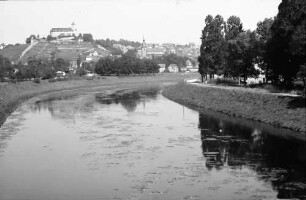 Vaihingen (Enz): Enz von der Brücke (Umgehungsstraße) auf Schloss