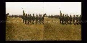 Infanterie mit Fahne defilierend, Truppenparade, Istanbul