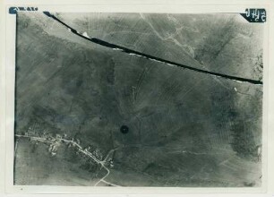Foto des Geländes um und östlich von Mesnil (-sous-les-Côtes) (Luftbild)
