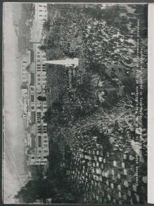 Grandioso aspecto de la Plaza de Mayo durante el acto del juramento prestado por el General Uriburu ante el pueblo y el ejército