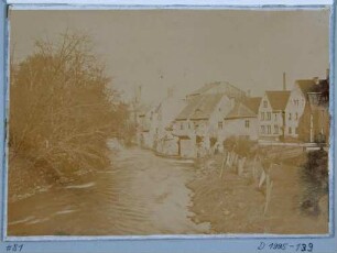Die Weißeritz mit Reisewitzens Garten (links) und der Wassergasse (rechts) in Plauen bei Dresden
