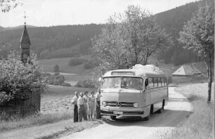 Bärental: Postbus im Bärental; mit Kapelle