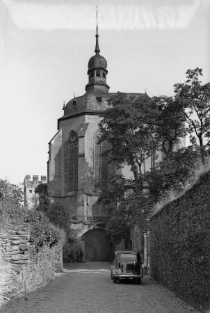 Oberwesel, Wernerkapelle (Mutter-Rosa-Kapelle) : Oberwesel. Kapelle vom ehemaligen Heilig-Geist-Hospital, spätere Wernerkapelle (ab 2008 Mutter-Rosa-Kapelle). Ansicht von Nordwesten mit Hospitalturm und Stadtmauer