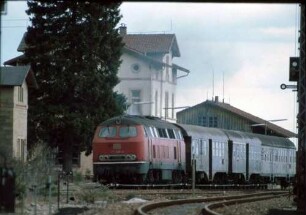 Hochdorf Lok 215 088 Ausfahrt N HOR-PF BD4yg-Wagen Bnb-Wagen 4yg-Wagen