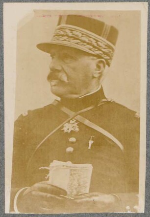 General Castelnau ist, laut Pariser Blätterberichten, mit der Leitung der Operationen an der französischen Nordostfront betraut worden