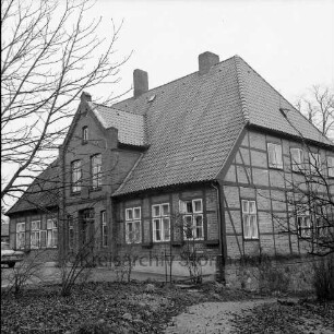 Pastorat: Matthias-Claudius-Straße: Matthias-Claudius-Geburtsstätte [Nachfolgebau von Geburtshaus des Dichters Matthias Claudius]