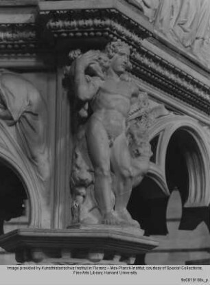 Kanzel : Zwischengeschoss : Seite mit Caritas und Fortitudo