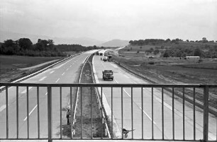 Freiburg-Nord: Autobahn vor der Fertigstellung von der Zubringerbrücke nach Süden