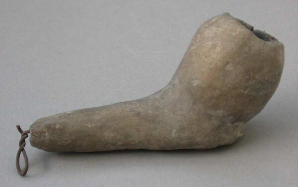 Clay tobacco pipe