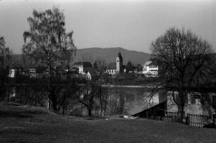 Rheinfelden: Blick über den Rhein auf Rheinfelden (Deutschland), näher