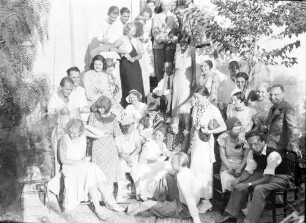 Tarragona [Spanien]: Gruppe auf der Finka Knoblauch