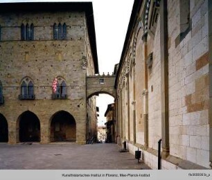 Piazza Duomo, Pistoia