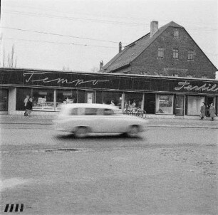 Siegmar-Schönau (Chemnitz-Siegmar bzw. Chemnitz-Schönau). Kaufhalle "Tempo". Straßenansicht