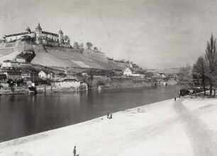 Würzburg, Festung Marienberg : Würzburg. Festung Marienberg. Blick vom Oberen Mainkai über den Main nach Nordwesen