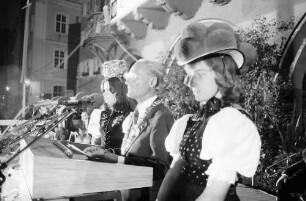 Freiburg: Münsterplatz, Ansprache: Oberbürgermeister Eugen Keidel