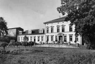 Dechtow, Fehrbellin, Karweseer Straße 13