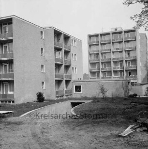 Forsthof Hagen: Blockbebauung nach Fertigstellung: vorne Einfahrt in Tiefgarage