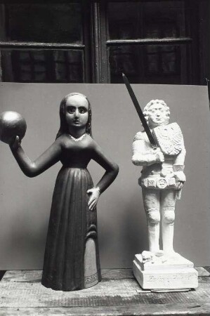 Statuetten der "Butterjunfer" und des Zerbster Rolands : Zerbst. Statuetten der "Butterjungfer" und des Zerbster Rolands