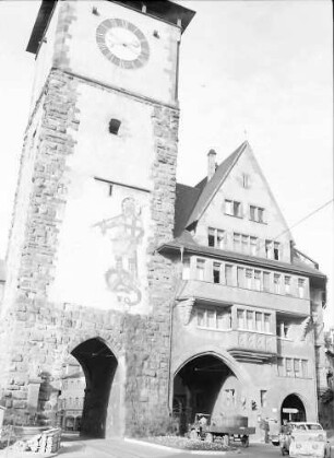 Freiburg: Wagen fährt durchs Schwabentor