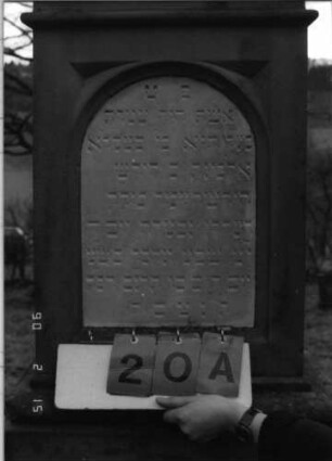 Grabstein 20A