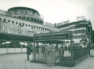 Kurfürstendamm. Café Kranzler
