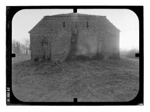 Plattenburg. Burganlage (Erwähnung 1319). Wirtschaftsgebäude. Giebelfront