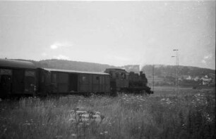 Bahnhof Bingen, Lok 141 mit Salzwagen, Durchgangs-Güterzug Dg 303 Gammertingen - Sigmaringendorf, wegen des Pilgerzuges nach Altötting wurde der Güterzug mit Dampf ausgeführt