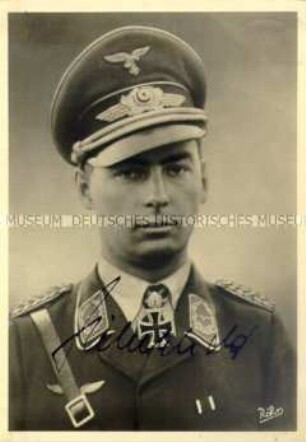 Autogrammpostkarte von Ritterkreuzträgern des Zweiten Weltkriegs: Major Hitschold