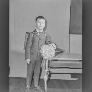 Schulneulinge Klix : Klix. Schulanfang 1966. Portrait eines Schulanfängers