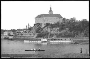 Hirschstein. Schloss mit Elbe und Dampfer