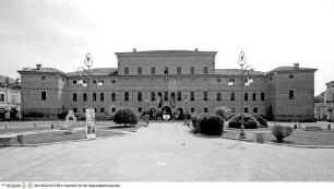 Palazzo Bentivoglio, Hauptfassade / Westfassade