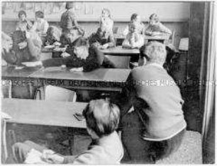 Schüler im Klassenraum