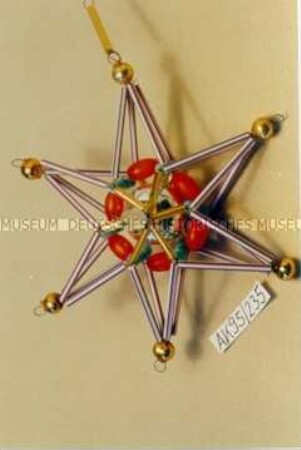 Gablonzer Christbaumschmuck - doppellagiger Stern mit roten und blauen Perlen