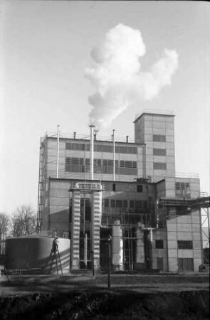 Freiburg: Gaswerk, Neubau, Vordergrund Hochrohr, von Süden, ohne Vordergrund