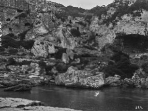 Felsige Bucht : Blick in eine felsige Bucht