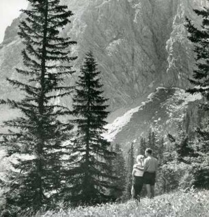 Österreich. Rast vor dem Lugauer, einem 2217 m hohen Berg in Tirol