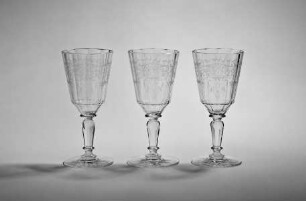 Pokal mit ornamentalem Schnittdekor